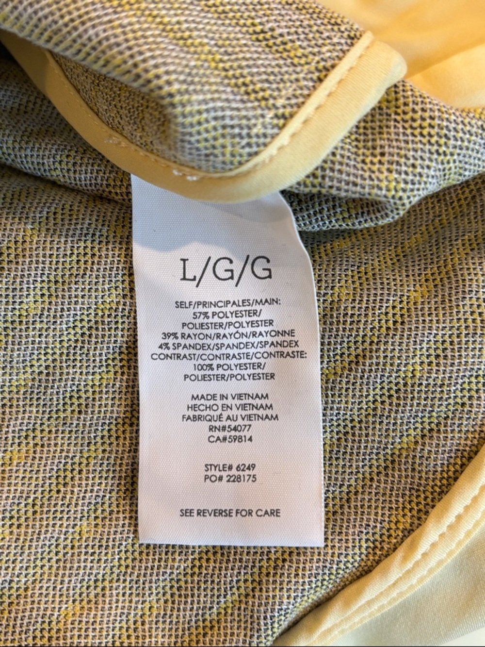 CAbi Hobnob Topper NWOT Size L Daffodil - Picture 5 of 6
